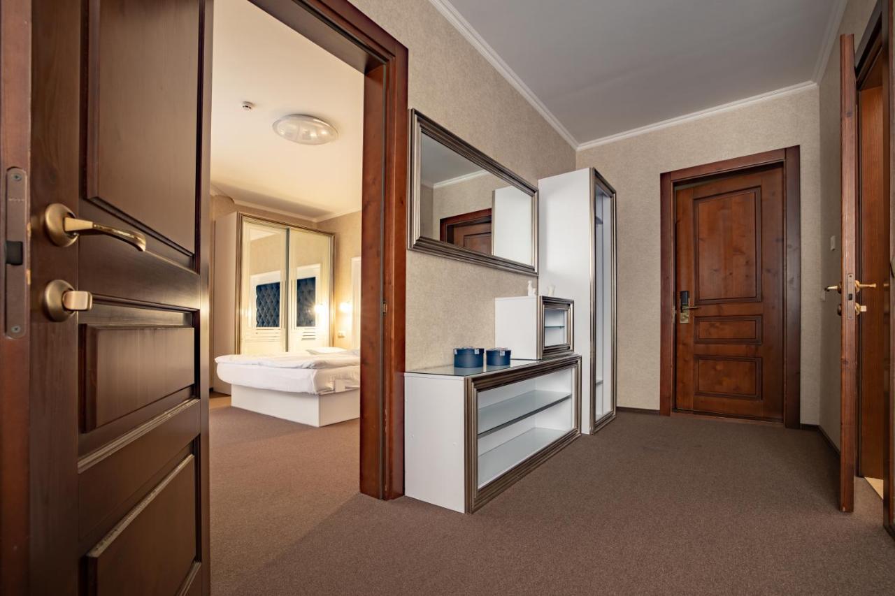 Private Rooms In Hotel Lift 1R Bukovel Exterior foto